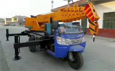 3噸三輪小吊車 全自動(dòng)旋轉(zhuǎn)電動(dòng)液壓吊車 濟(jì)寧貴和廠家直銷