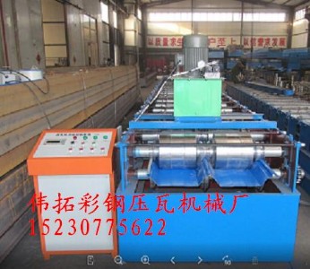 河北偉拓 760角馳全自動彩鋼壓瓦機 現(xiàn)貨供應(yīng)